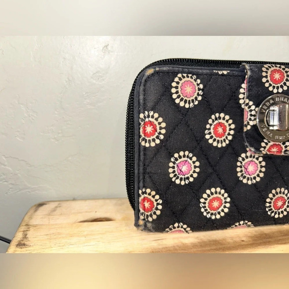 VERA BRADLEY “FLOWER SHOWER” PATTERNED WALLET. RFID. GENTLY USED. GOOD CONDITION - Picture 2 of 10